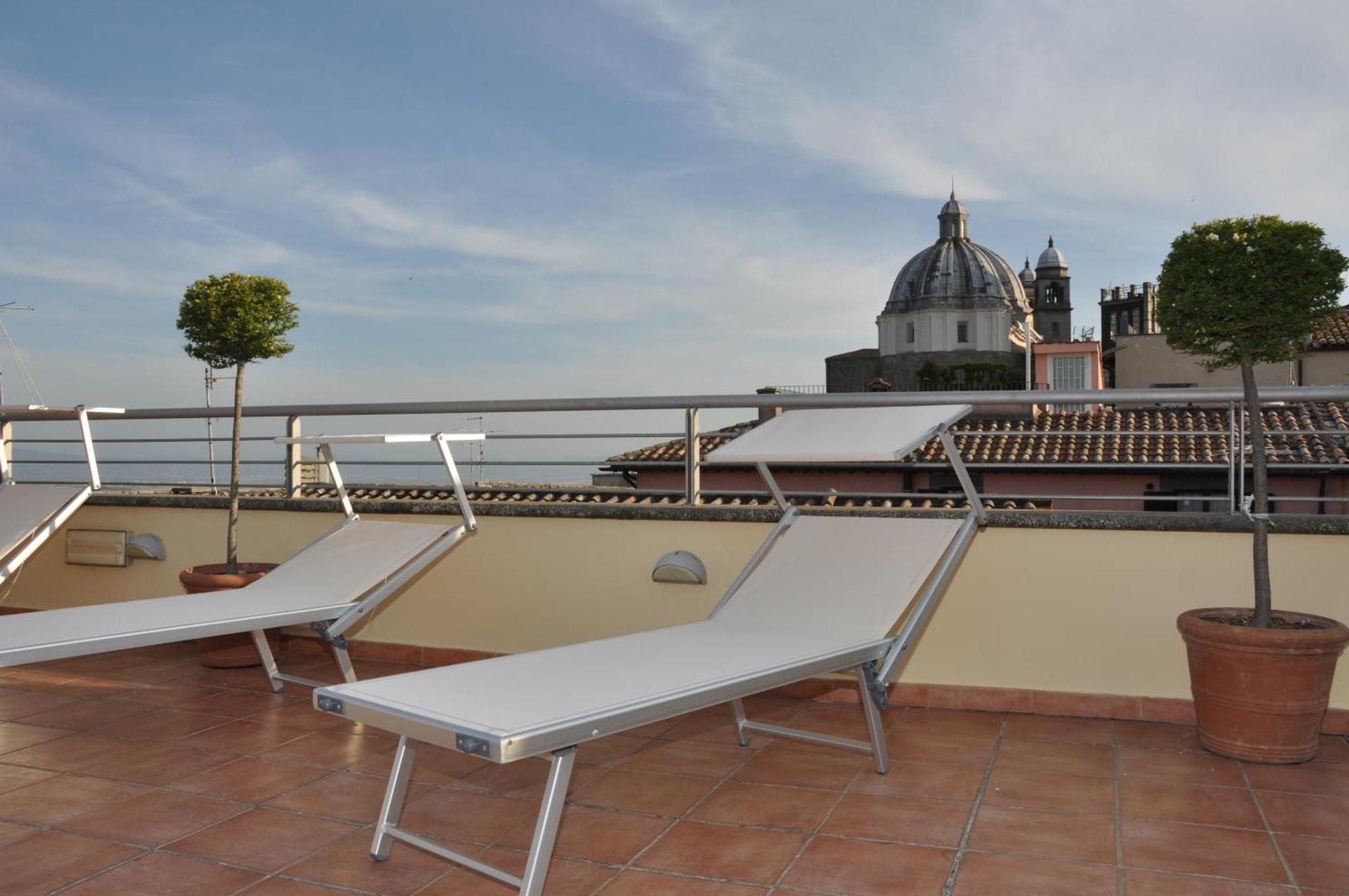 Hotel Urbano V Монтефьясконе Экстерьер фото