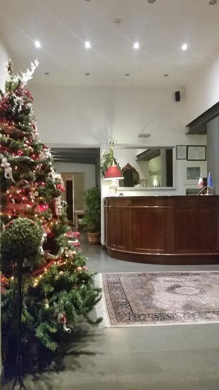 Hotel Urbano V Монтефьясконе Экстерьер фото