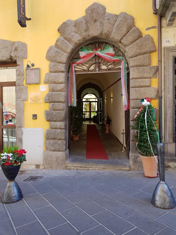 Hotel Urbano V Монтефьясконе Экстерьер фото