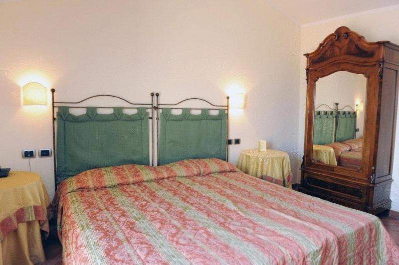 Hotel Urbano V Монтефьясконе Номер фото